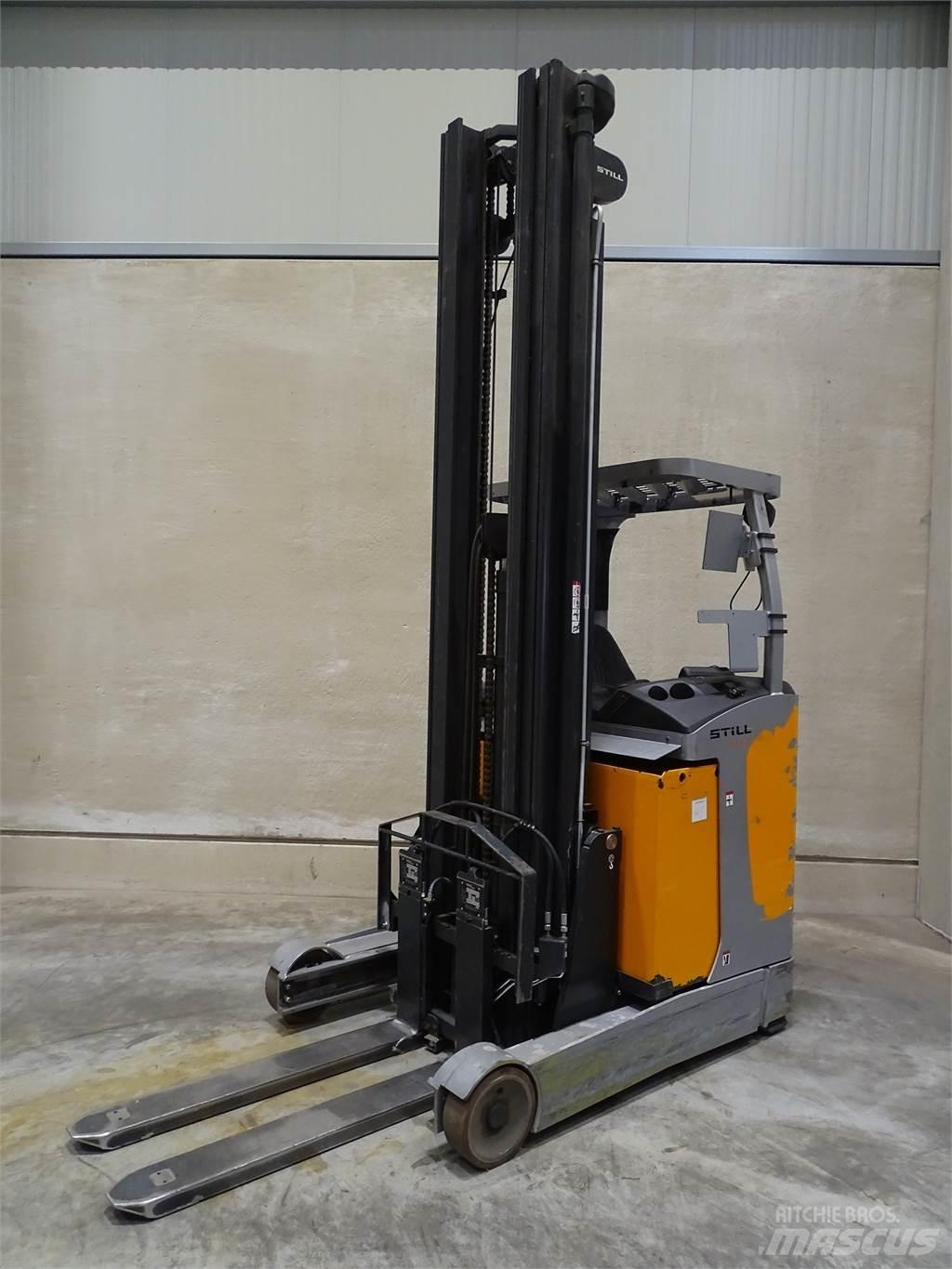Still FM-X17 Reach truck