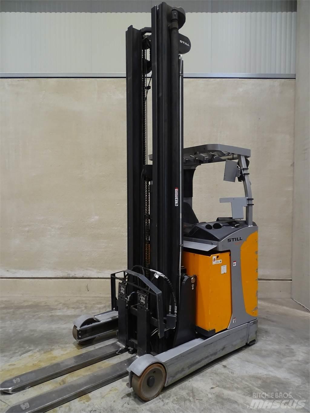 Still FM-X17 Reach truck