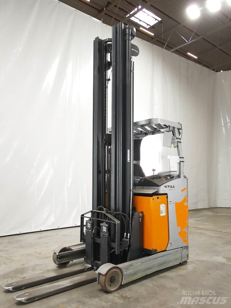 Still FM-X17 Reach truck