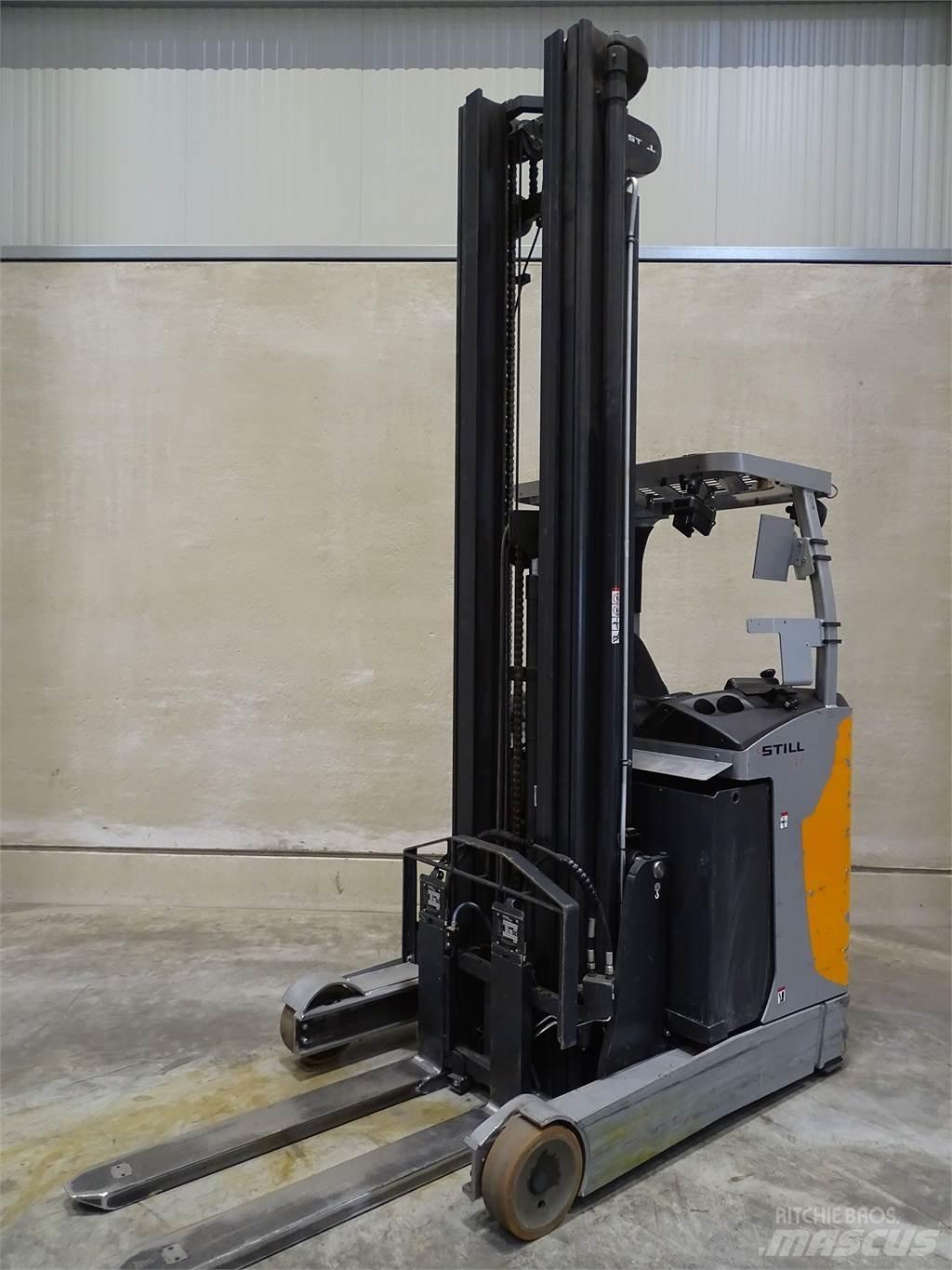 Still FM-X17 Reach truck