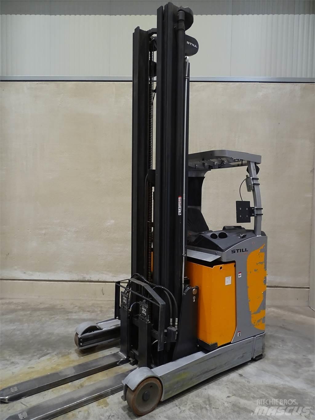 Still FM-X17 Reach truck