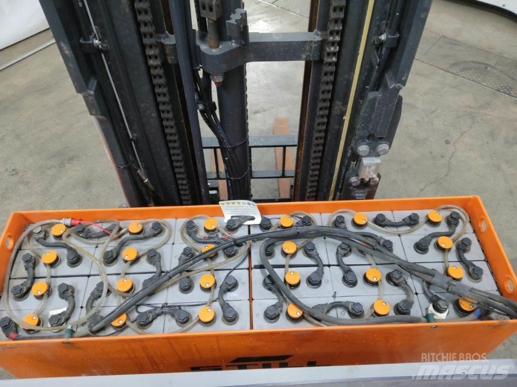 Still FM-X17WV Reach truck
