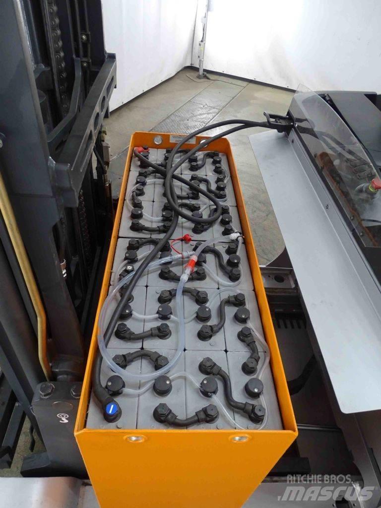 Still FM-X20 Reach truck