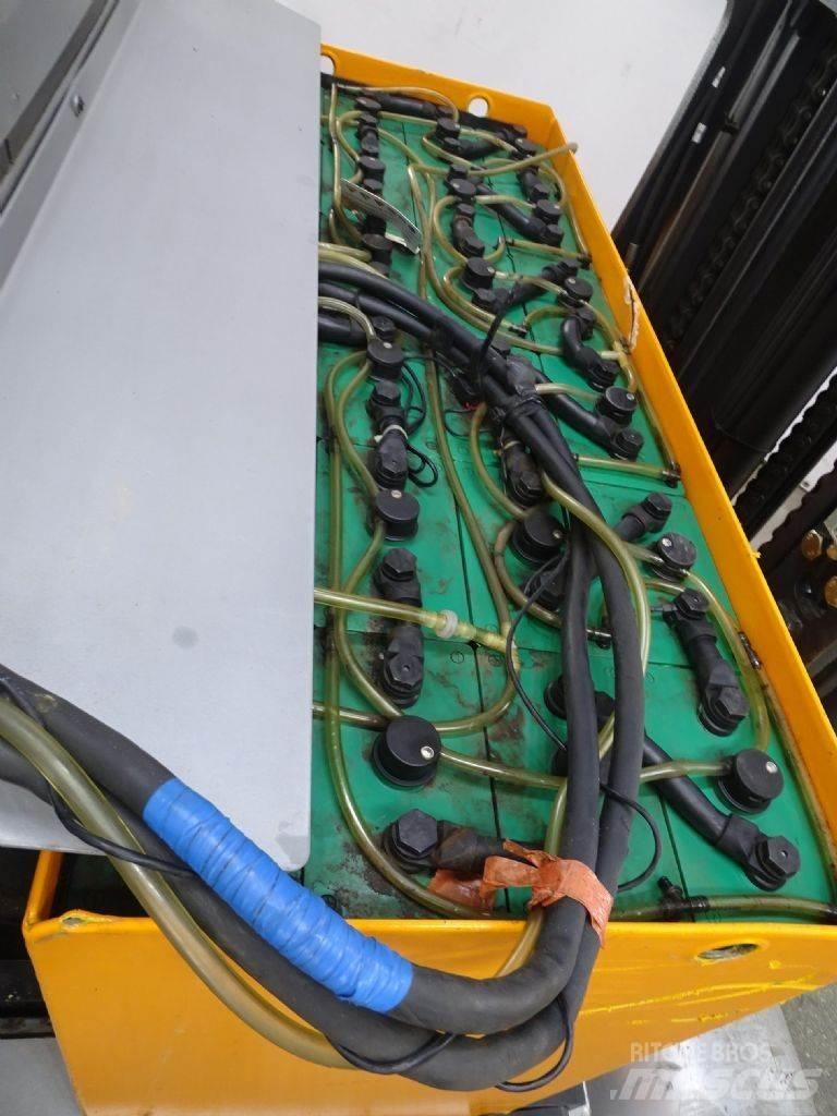 Still FM-X20 Reach truck
