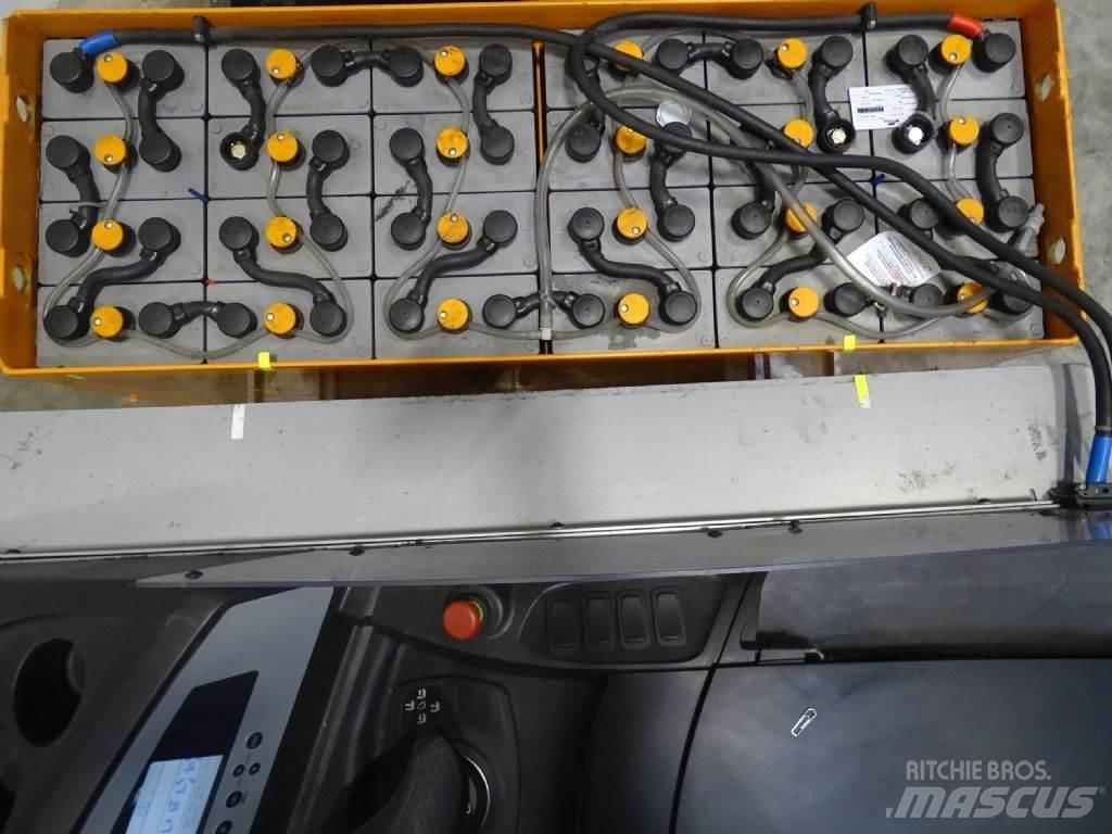 Still FM-X20 Reach truck