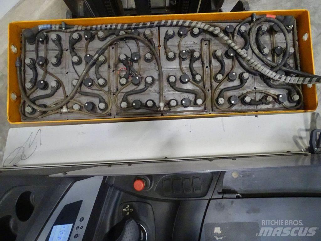 Still FM-X20 Reach truck