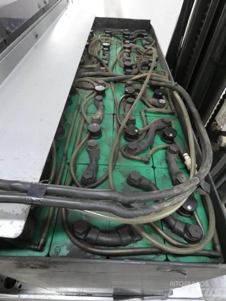 Still FM-X20 Reach truck