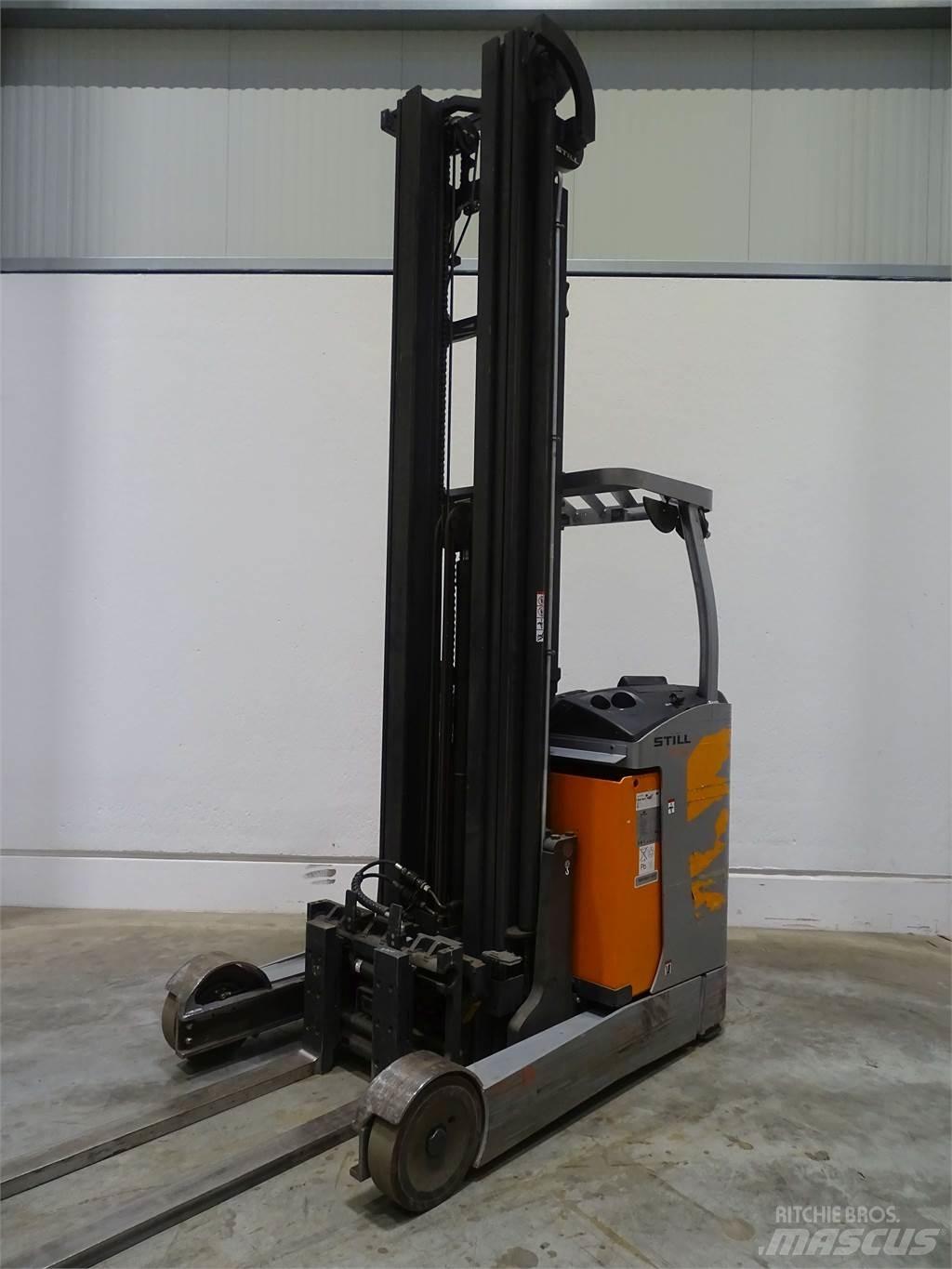 Still FM-X20 Reach truck