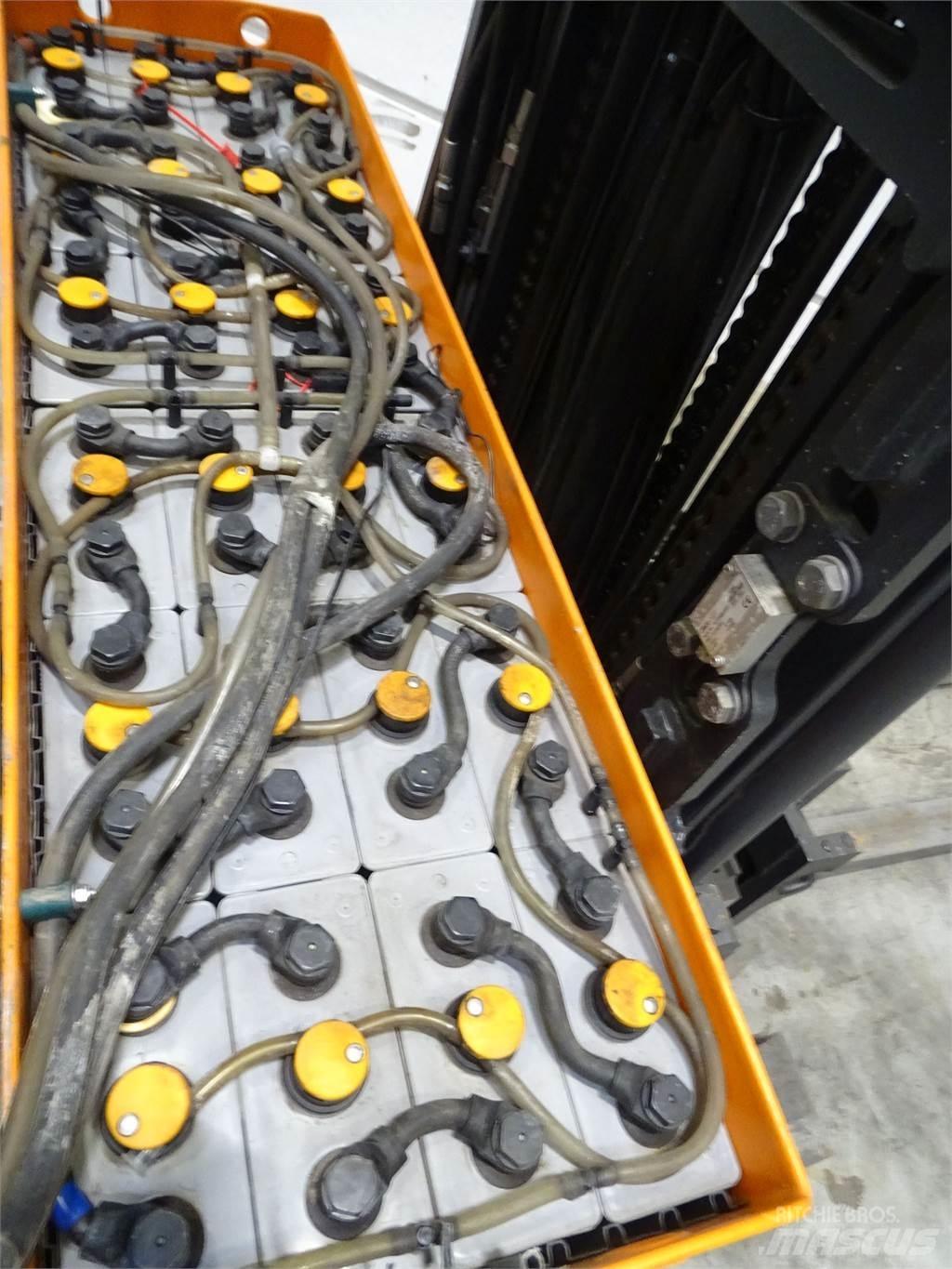 Still FM-X20 Reach truck