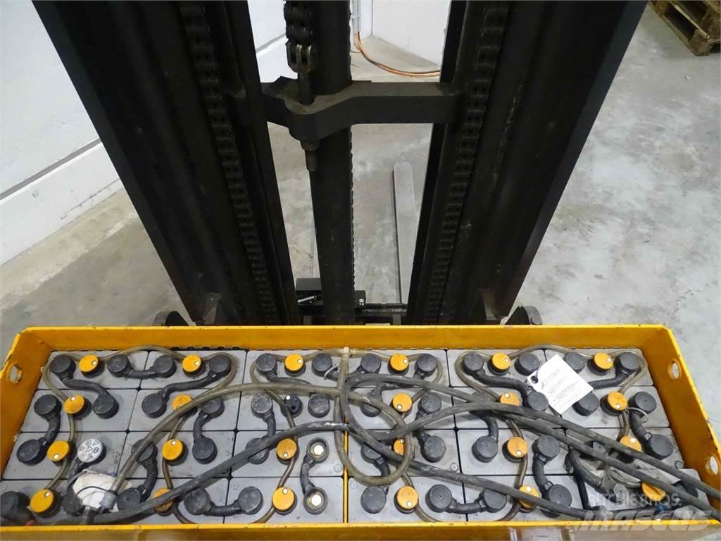 Still FM-X20 Reach truck