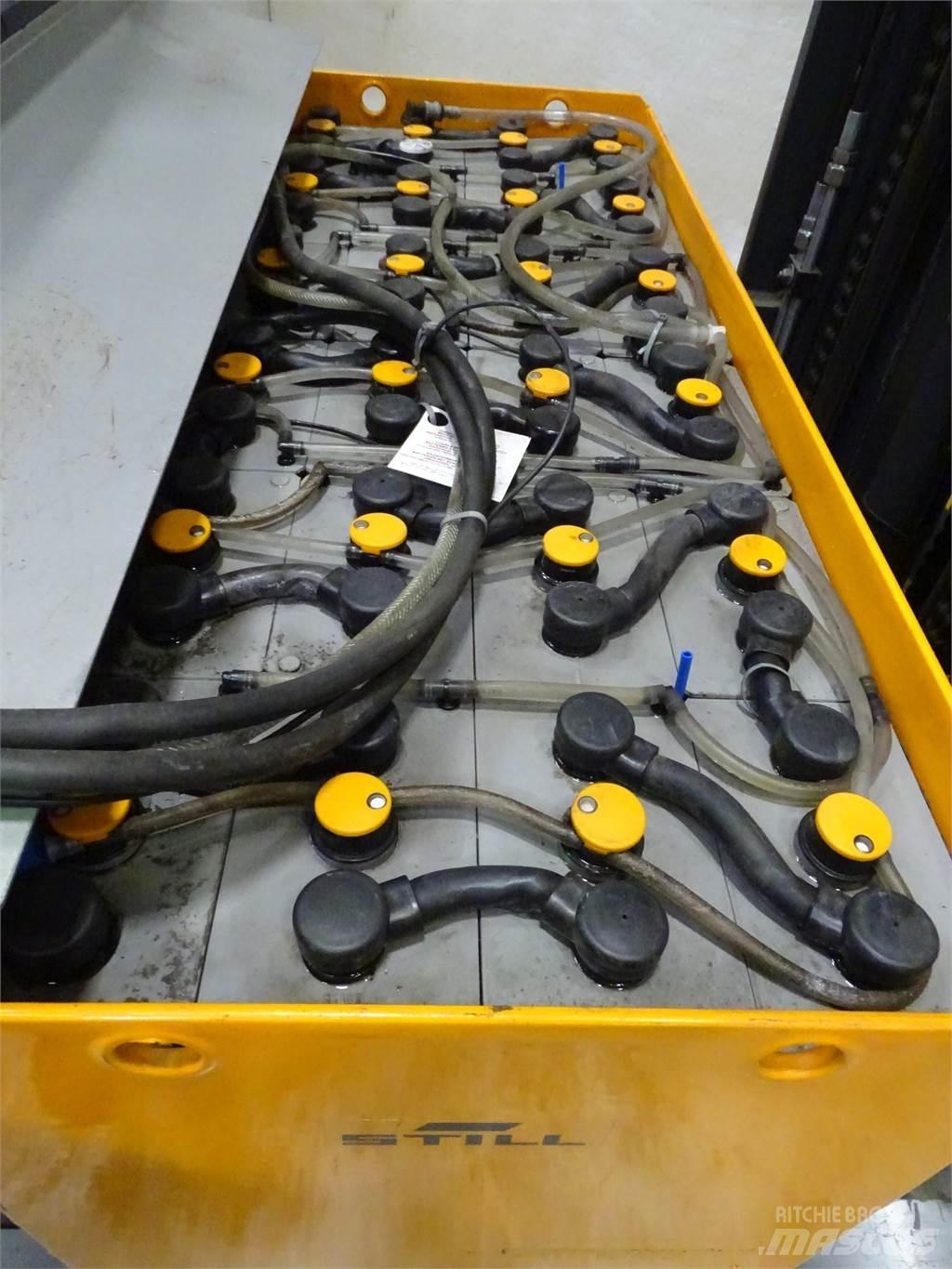 Still FM-X20 Reach truck