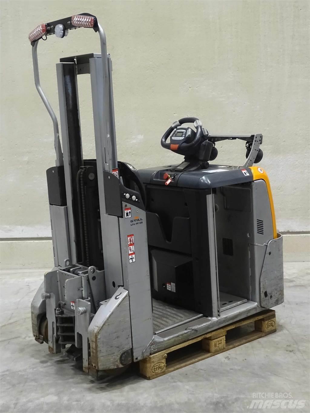 Still LTX-FF05 Tow truck