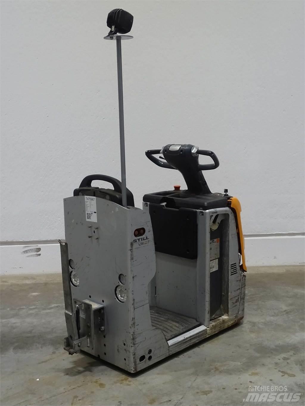 Still LTX20 Tow truck