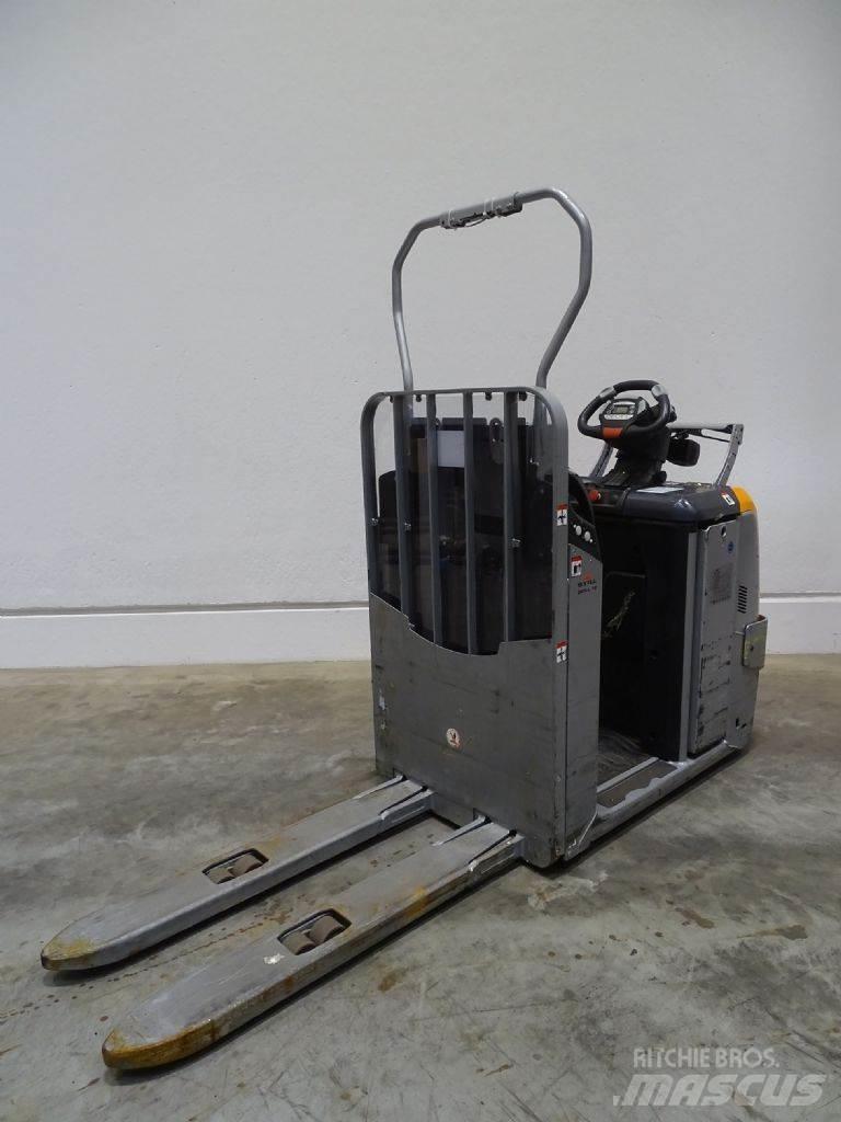 Still OPX-L12 Low lift order picker