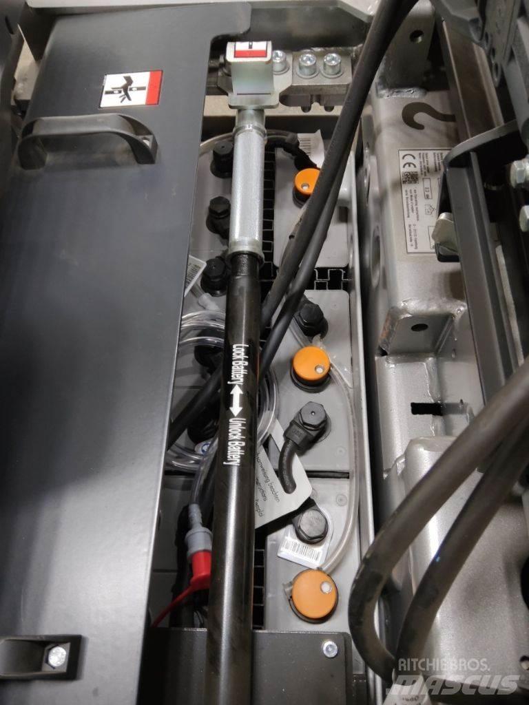 Still OXV10 Low lift order picker