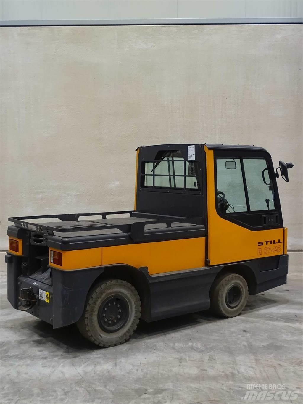 Still R07-25 Tow truck