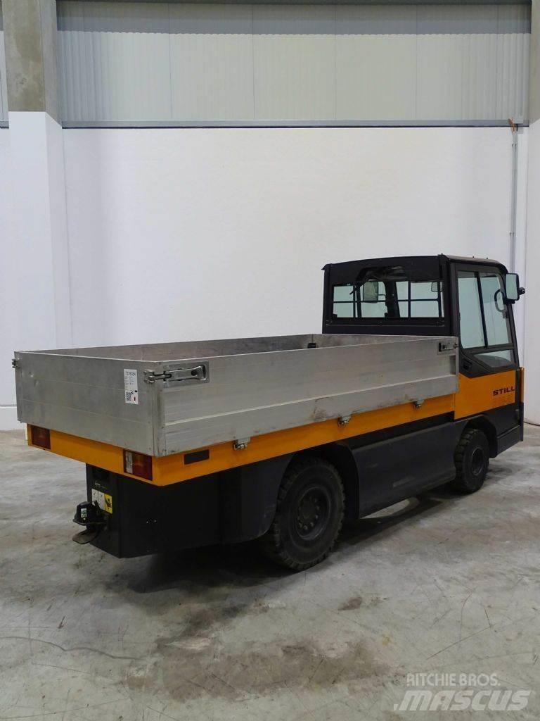 Still R08-20 Tow truck
