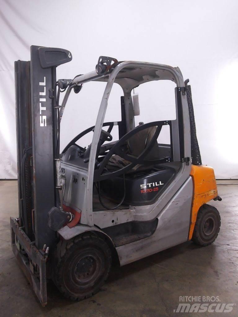 Still RX70-25 Diesel trucks