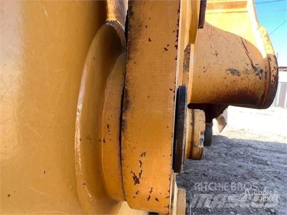 CAT 320 Crawler excavators