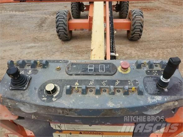 JLG 400S Telescopic boom lifts