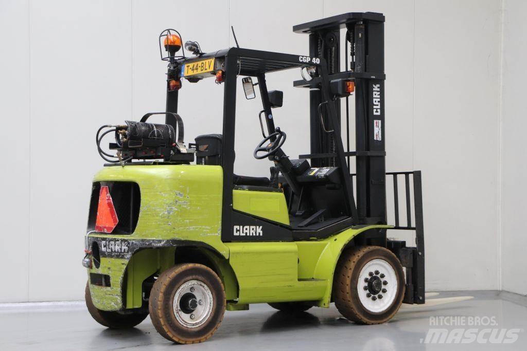 Clark CGP40 LPG trucks