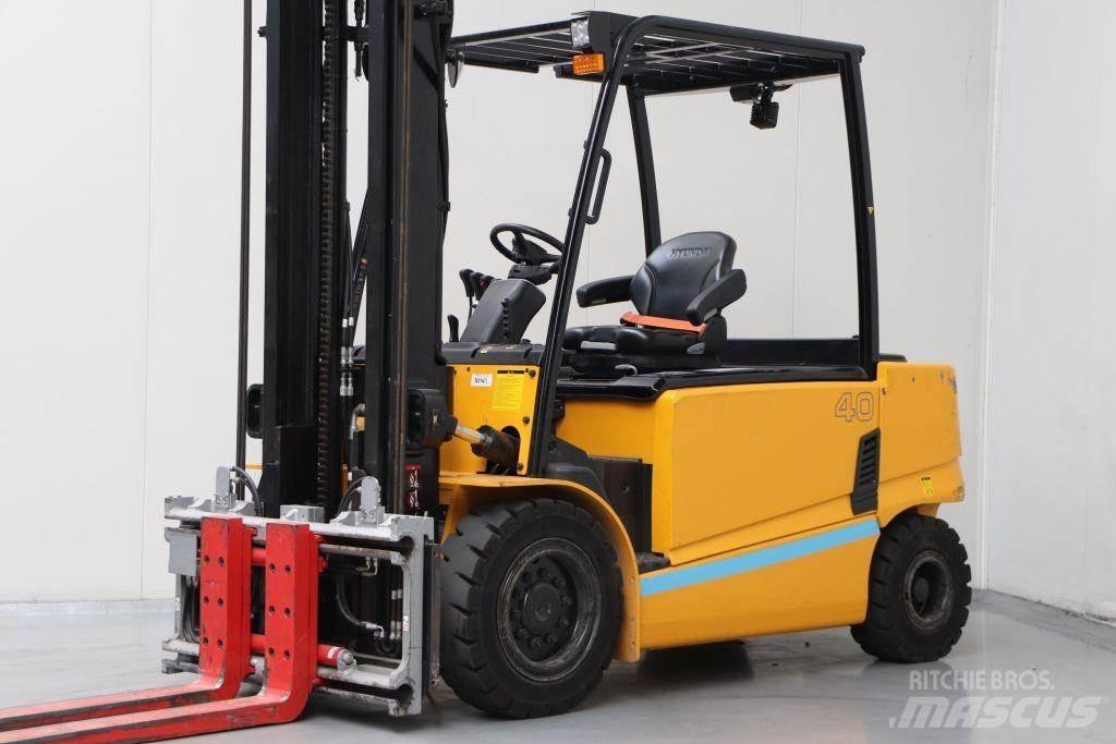 Hyundai 40B-9 Electric forklift trucks