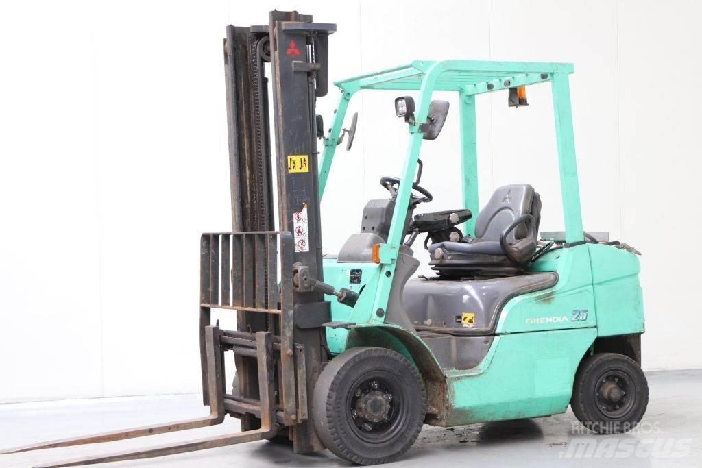 Mitsubishi FG25NT LPG trucks