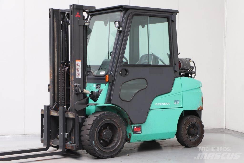 Mitsubishi FG30NT LPG trucks