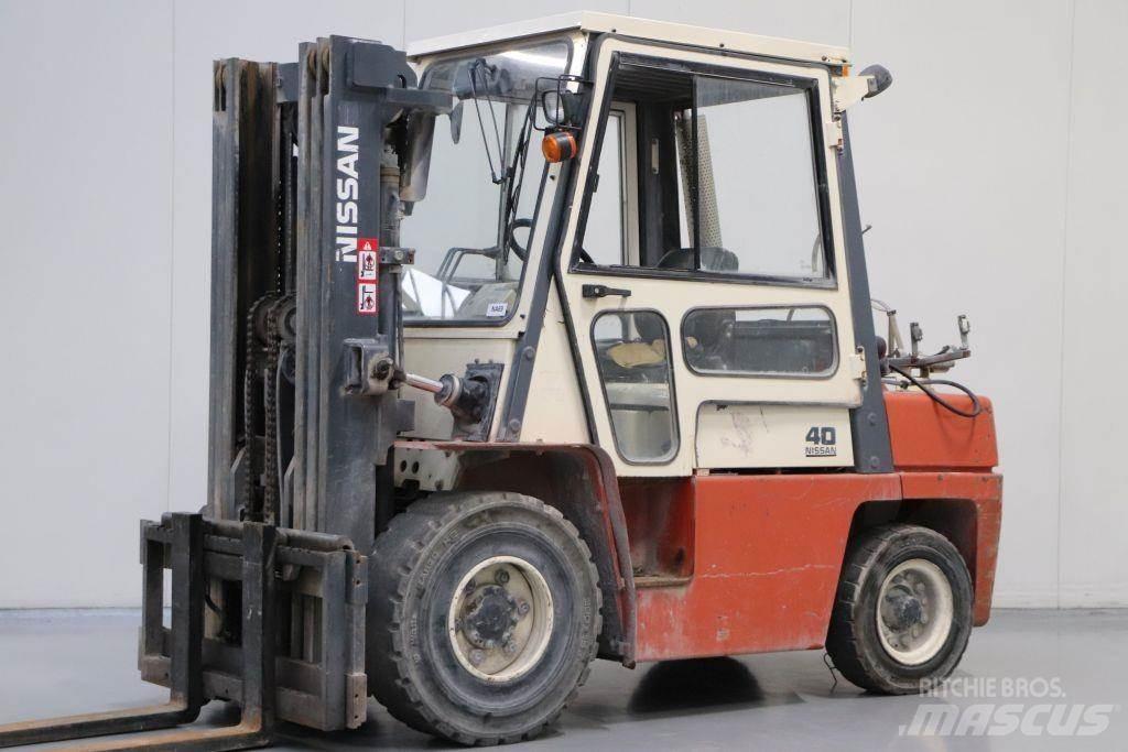 Nissan BF03A35U LPG trucks