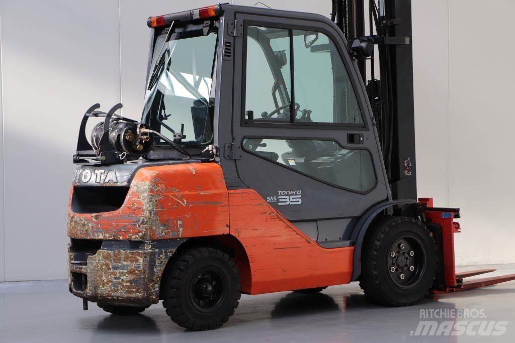 Toyota 02-8FGJF35 LPG trucks