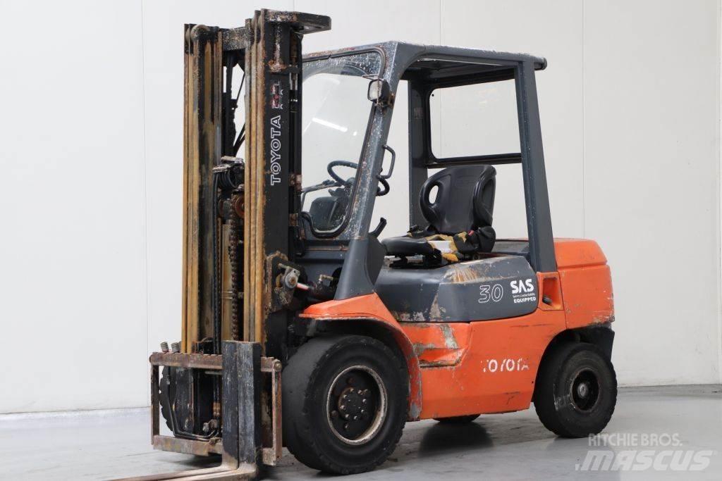 Toyota 62-7FDF30 Diesel trucks