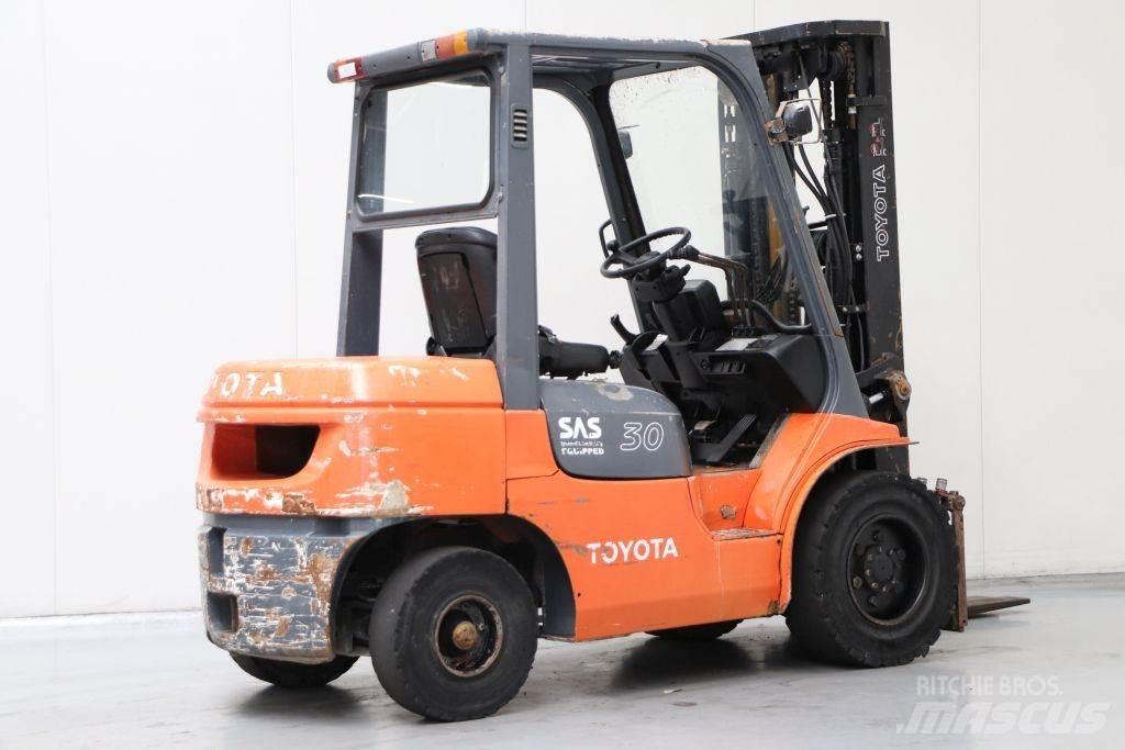 Toyota 62-7FDF30 Diesel trucks