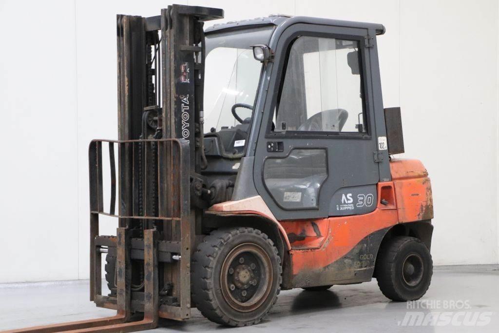 Toyota 62-7FDF30 Diesel trucks