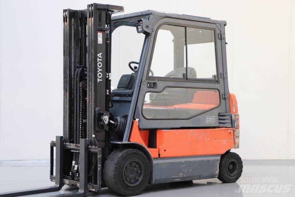 Toyota 7FBMF30 Electric forklift trucks