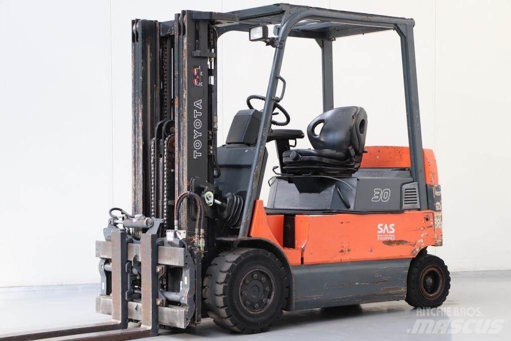 Toyota 7FBMF30 Electric forklift trucks