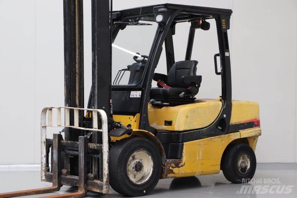 Yale GDP35VX Diesel trucks