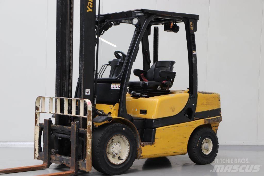 Yale GDP35VX Diesel trucks