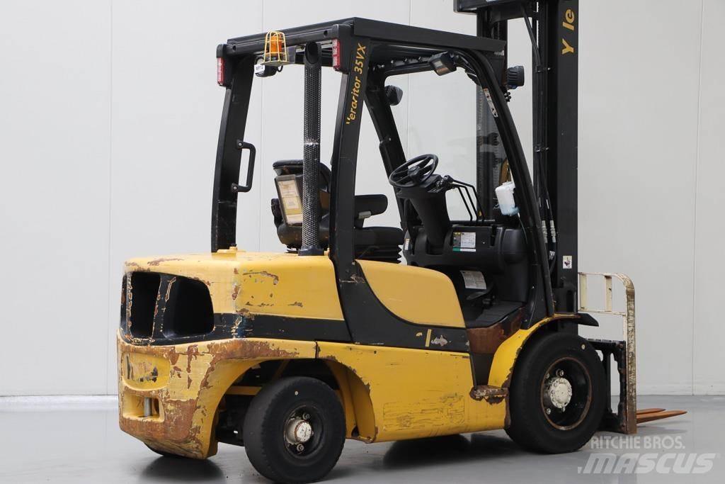 Yale GDP35VX Diesel trucks