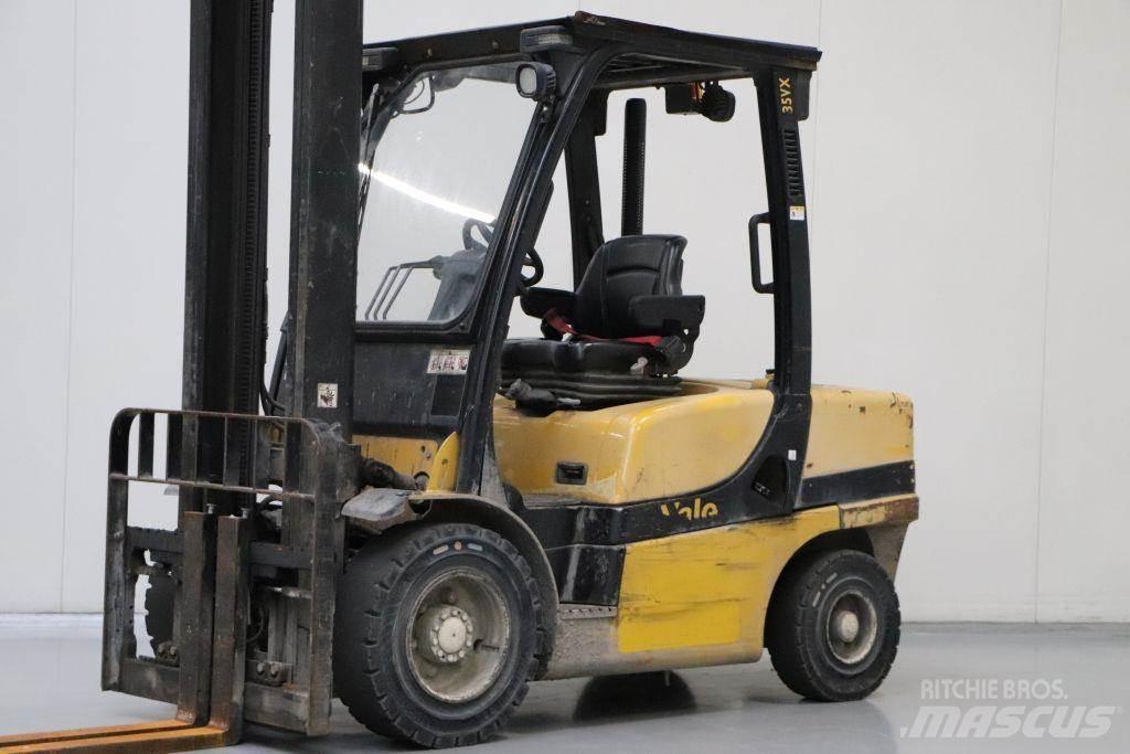 Yale GDP35VX Diesel trucks