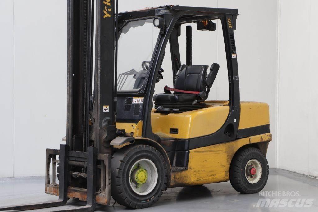 Yale GDP35VX Diesel trucks