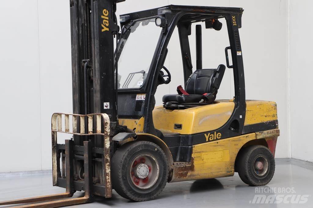 Yale GDP35VX Diesel trucks