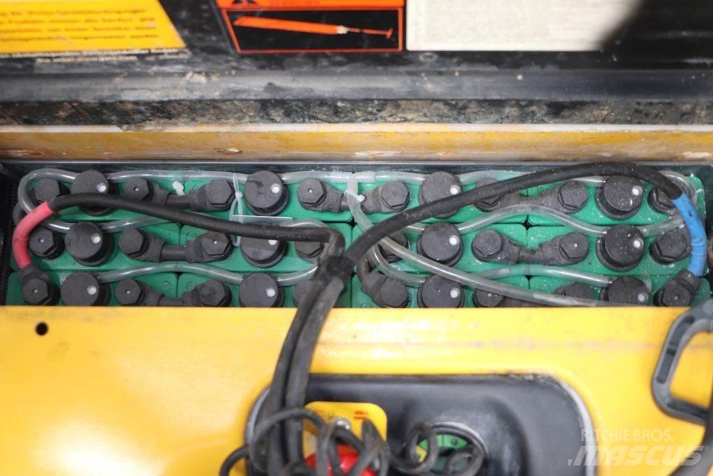 Yale MS10E Pedestrian stacker
