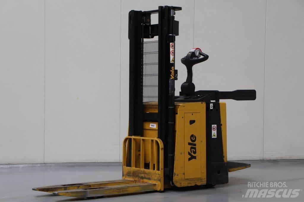 Yale MS12X Pedestrian stacker