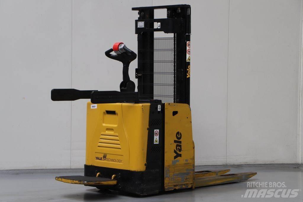 Yale MS12X Pedestrian stacker