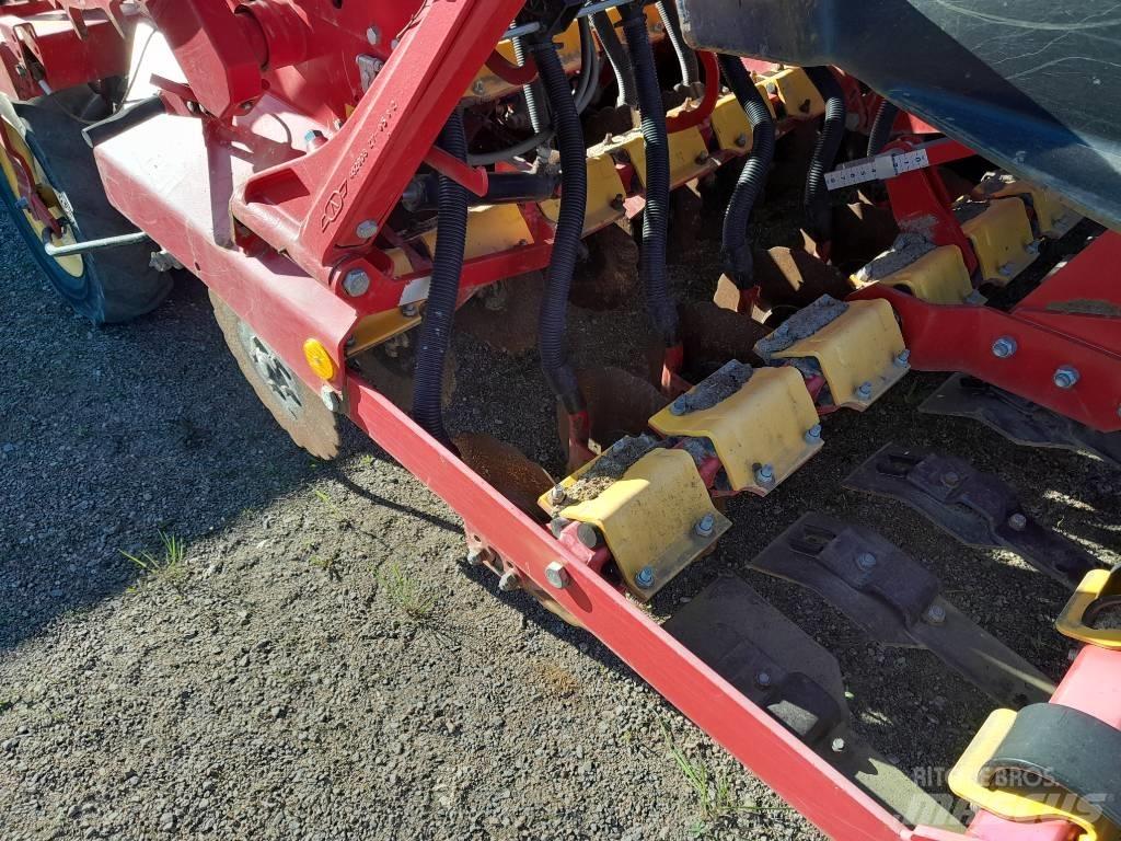 Väderstad Rapid 400 Combination drills