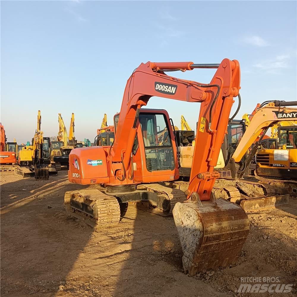 Doosan DH 70 Crawler excavators