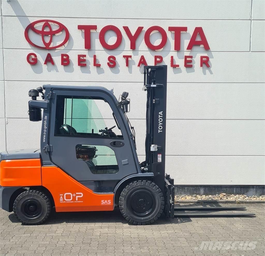 Toyota 52-8FDJF35 Diesel trucks