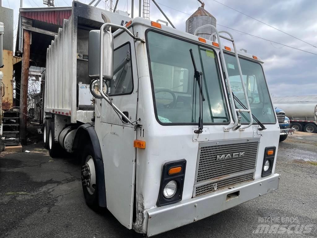 Mack LE613 Waste trucks