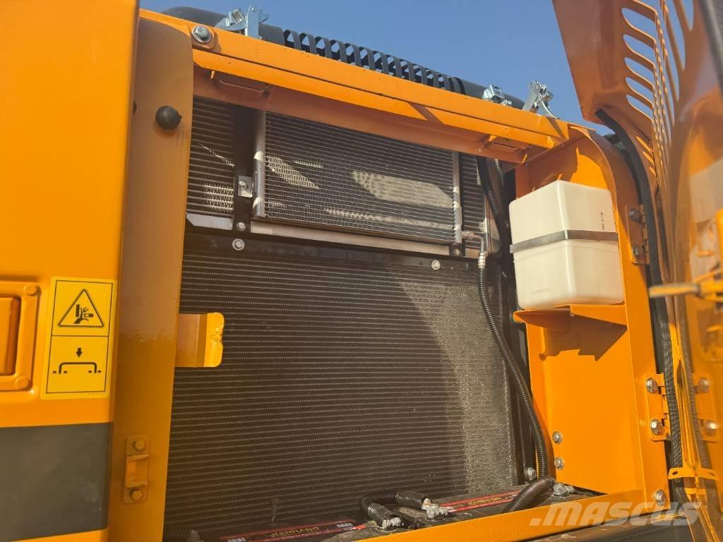 Hyundai HX 220 Crawler excavators