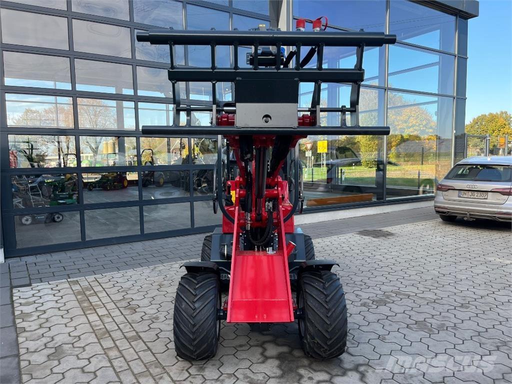 Schäffer 2028 Farm machinery